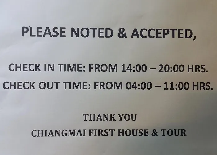 Chiangmai First House & Tour Hostel เชียงใหม่